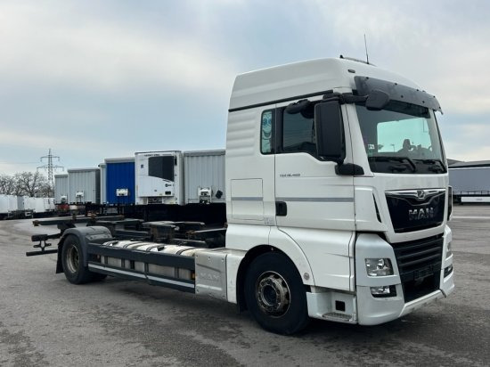 MAN TGX 18.460 XLX, 4x2, Euro 6, Standklima - Транспортер на контејнер/ Камион со променливо тело: слика 3 MAN TGX 18.460 XLX, 4x2, Euro 6, Standklima - Транспортер на контејнер/ Камион со променливо тело: слика 3
