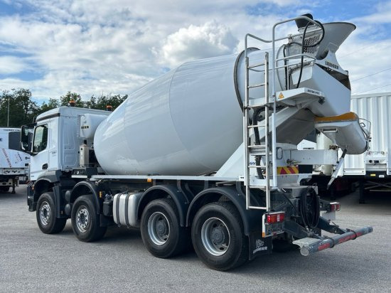 Mercedes-Benz Arocs 3743, 8x4 Betonmischer, Euro 6, 9m³ Liebherr Mischer - Камион миксер за бетон: слика 4 Mercedes-Benz Arocs 3743, 8x4 Betonmischer, Euro 6, 9m³ Liebherr Mischer - Камион миксер за бетон: слика 4