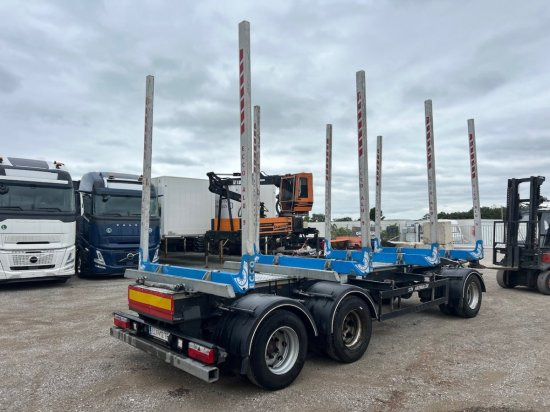 Schwarzmüller N-Serie 3-achs Holzanhänger 4 Rungenpaare - Приколка за дрва: слика 4 Schwarzmüller N-Serie 3-achs Holzanhänger 4 Rungenpaare - Приколка за дрва: слика 4