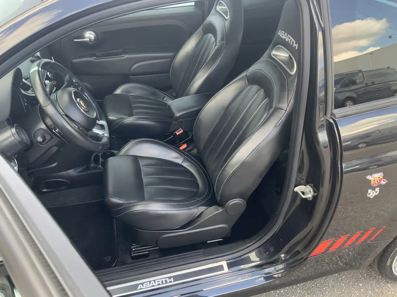 Fiat 500C Abarth 1.4 T-Jet 595 Automaat Euro 6 - Кабриолет: слика 5 Fiat 500C Abarth 1.4 T-Jet 595 Automaat Euro 6 - Кабриолет: слика 5