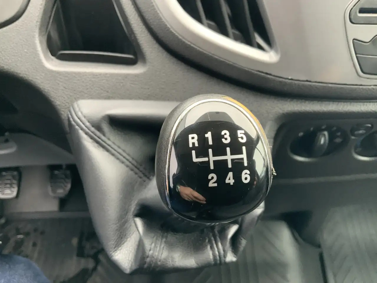 Товарно комбе Ford Transit 330 2.2 TDCI L3H3 Ambiente Airco 3 Zits Euro 5: слика 13