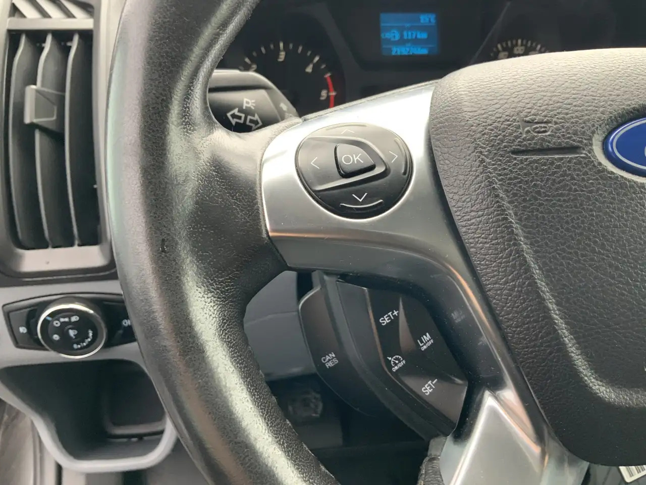 Товарно комбе Ford Transit 330 2.2 TDCI L3H3 Ambiente Airco 3 Zits Euro 5: слика 8