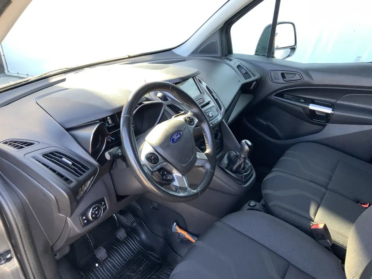 Ford Transit Connect 1.5 TDCI L2 Trend Airco Cruise 3 Zits DakDragers C - Мало комбе: слика 5 Ford Transit Connect 1.5 TDCI L2 Trend Airco Cruise 3 Zits DakDragers C - Мало комбе: слика 5