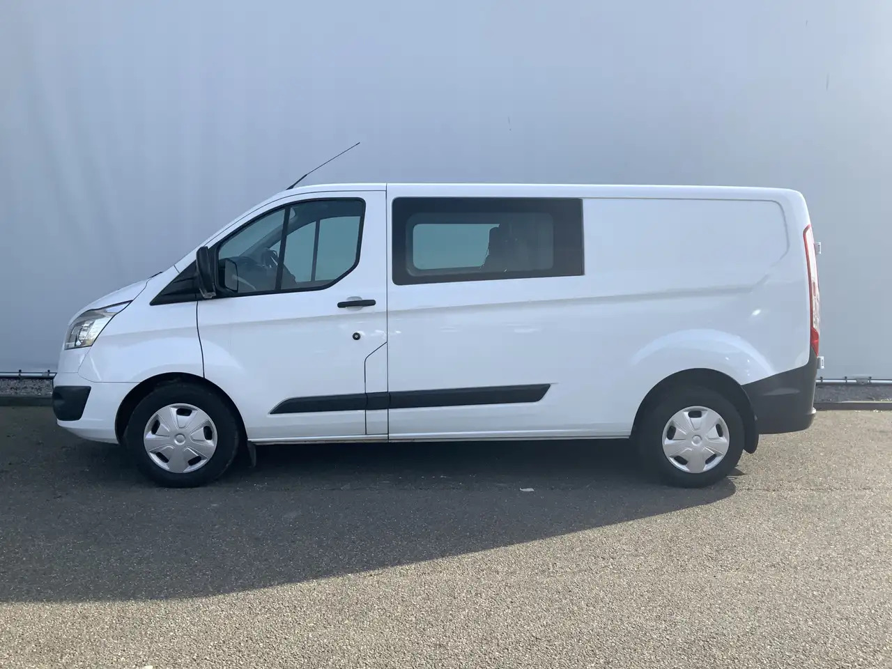 Ford Transit Custom 290 2.0 TDCI L2H1 6 Zits Trend DC Airco Cruise Tre - Комби со двојна кабина: слика 3 Ford Transit Custom 290 2.0 TDCI L2H1 6 Zits Trend DC Airco Cruise Tre - Комби со двојна кабина: слика 3