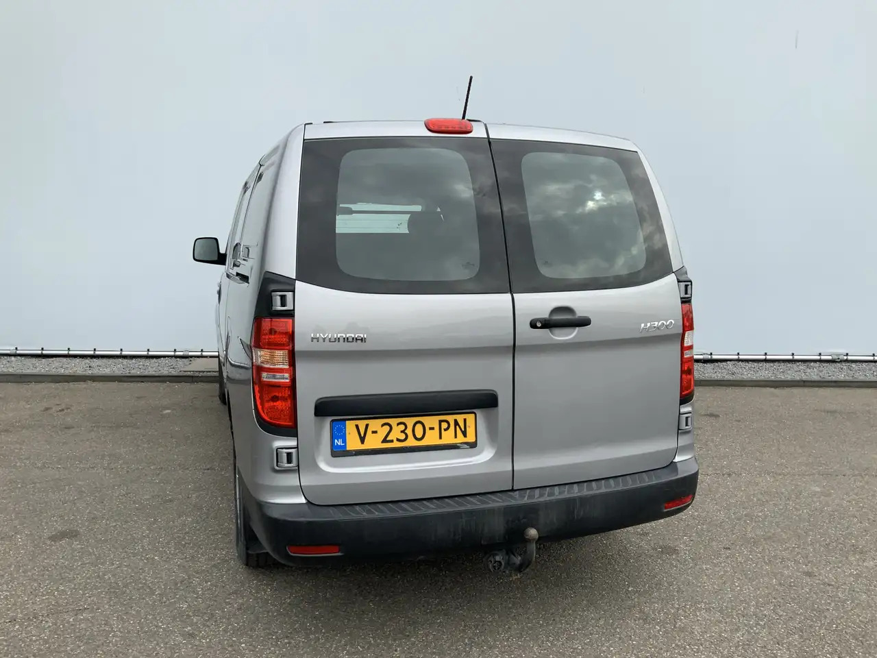 Hyundai H 300 2.5 CRDi Dynamic Airco Cruise 3 Zits Trekhaak 2300 - Товарно комбе: слика 2 Hyundai H 300 2.5 CRDi Dynamic Airco Cruise 3 Zits Trekhaak 2300 - Товарно комбе: слика 2