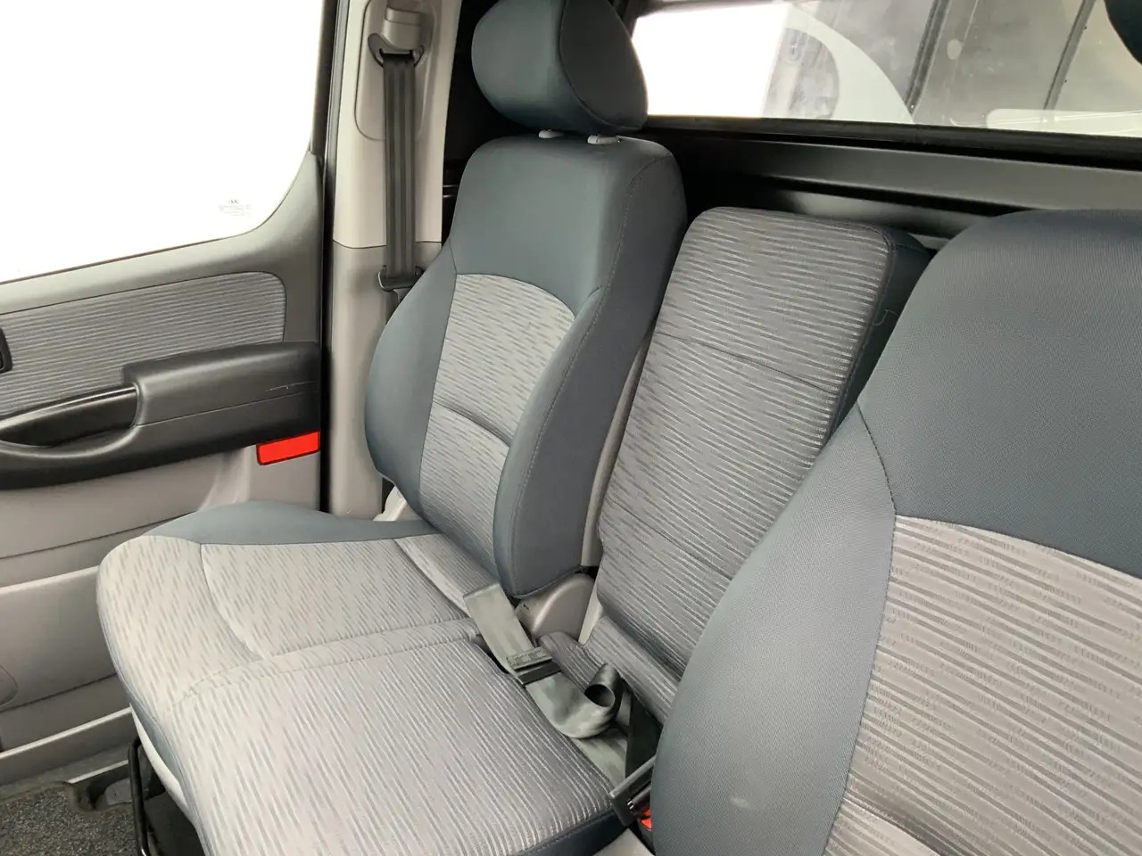 Hyundai H 300 2.5 CRDi Dynamic Airco Cruise 3 Zits Trekhaak 2300 - Товарно комбе: слика 5 Hyundai H 300 2.5 CRDi Dynamic Airco Cruise 3 Zits Trekhaak 2300 - Товарно комбе: слика 5