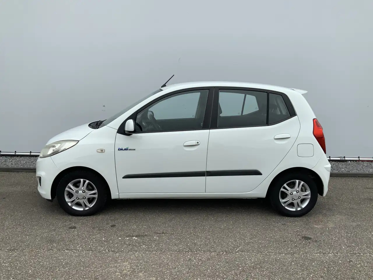 Hyundai i10 1.0 Pro 54083 KM! Airco, Lichtmetalen Wielen! - Хечбек: слика 2 Hyundai i10 1.0 Pro 54083 KM! Airco, Lichtmetalen Wielen! - Хечбек: слика 2