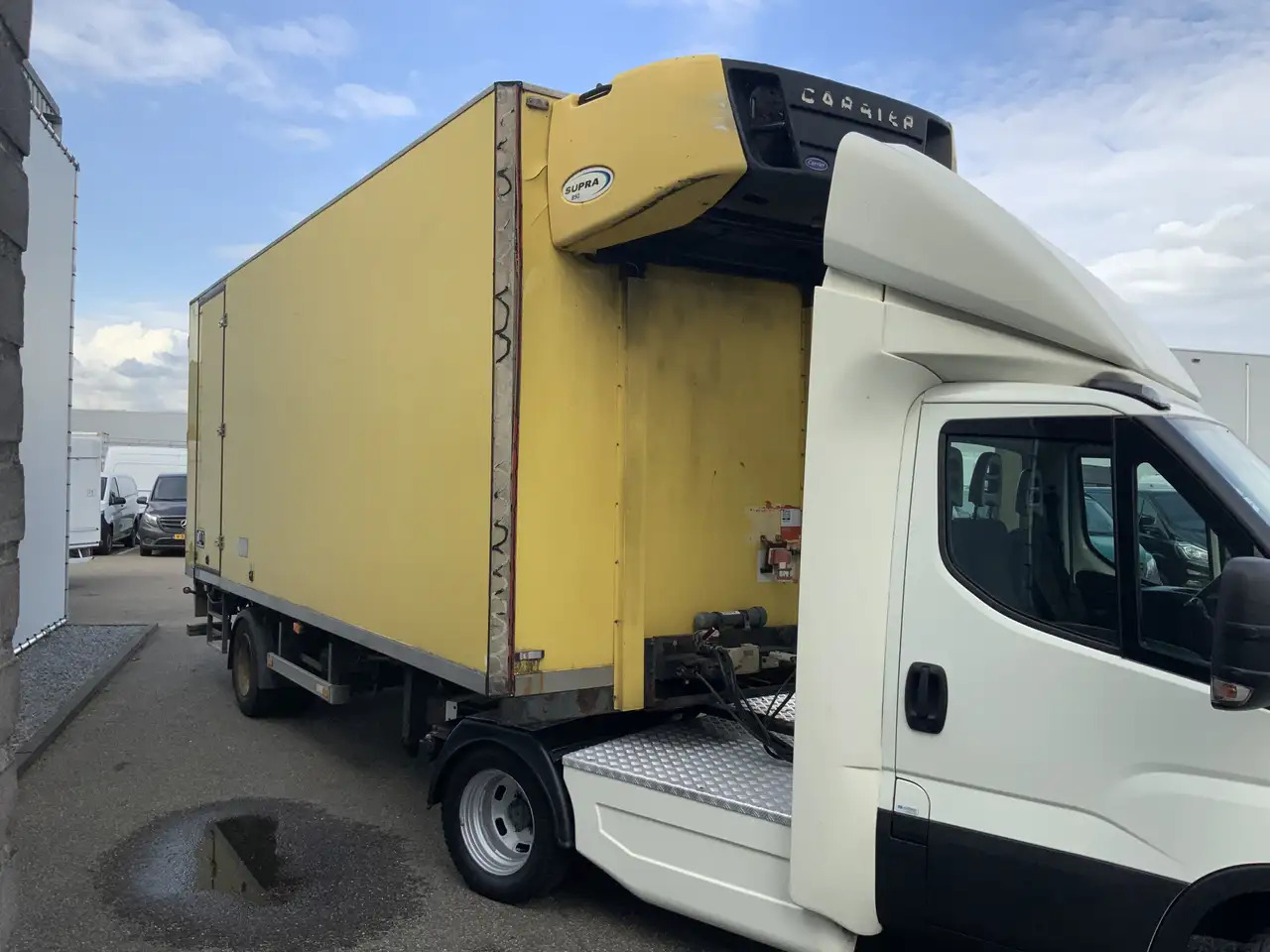 Iveco 40C18 B.E Trekker & Koel Trailer & Laadklep Bakmaa - Лесен камион влекач, Полуприколка ладилник: слика 4 Iveco 40C18 B.E Trekker & Koel Trailer & Laadklep Bakmaa - Лесен камион влекач, Полуприколка ладилник: слика 4