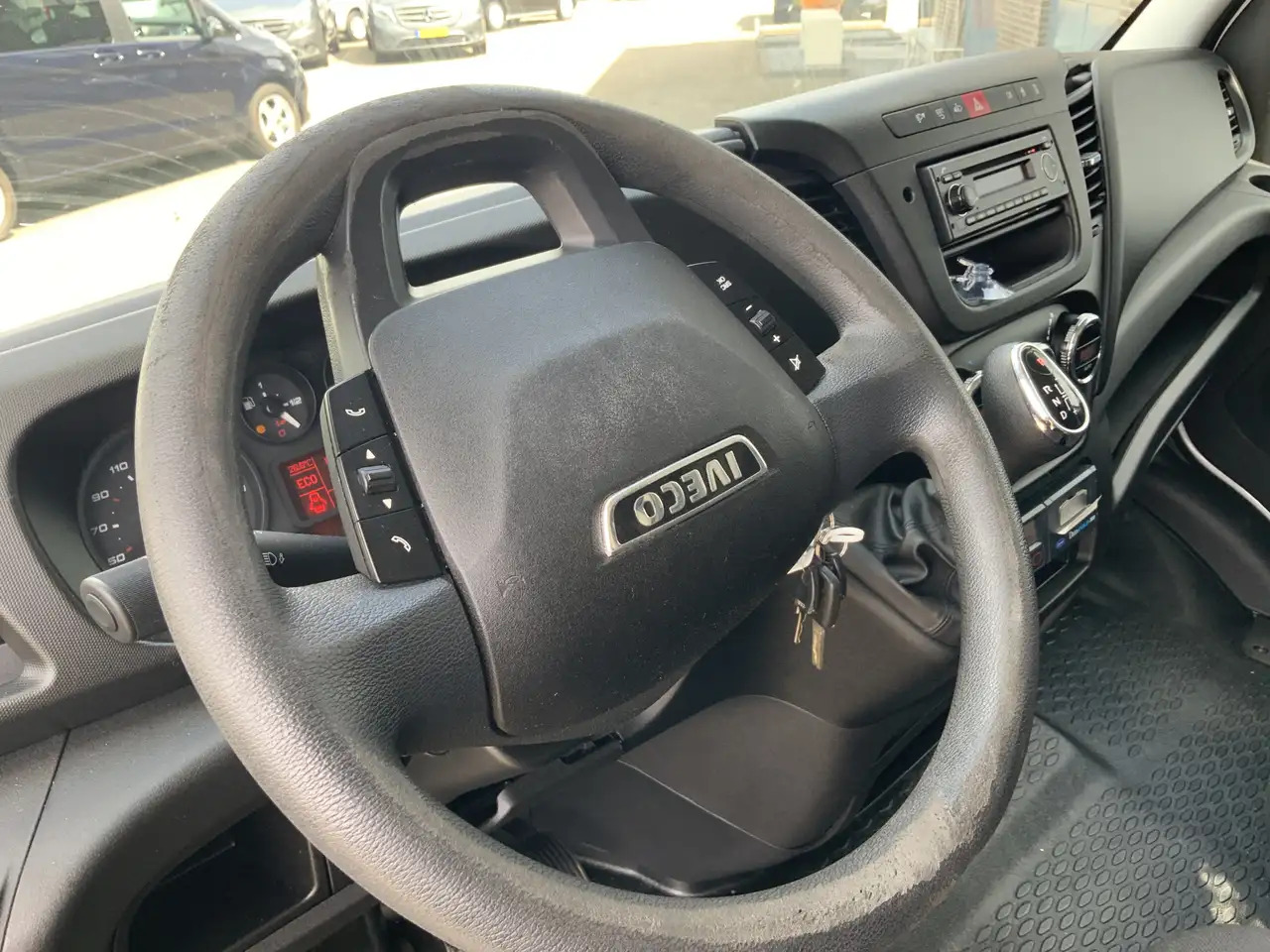 Iveco Daily 35C13 2.3 375 Automaat Koelmeubelbak Deuren Dag&Na - Комбе ладилник: слика 3 Iveco Daily 35C13 2.3 375 Automaat Koelmeubelbak Deuren Dag&Na - Комбе ладилник: слика 3