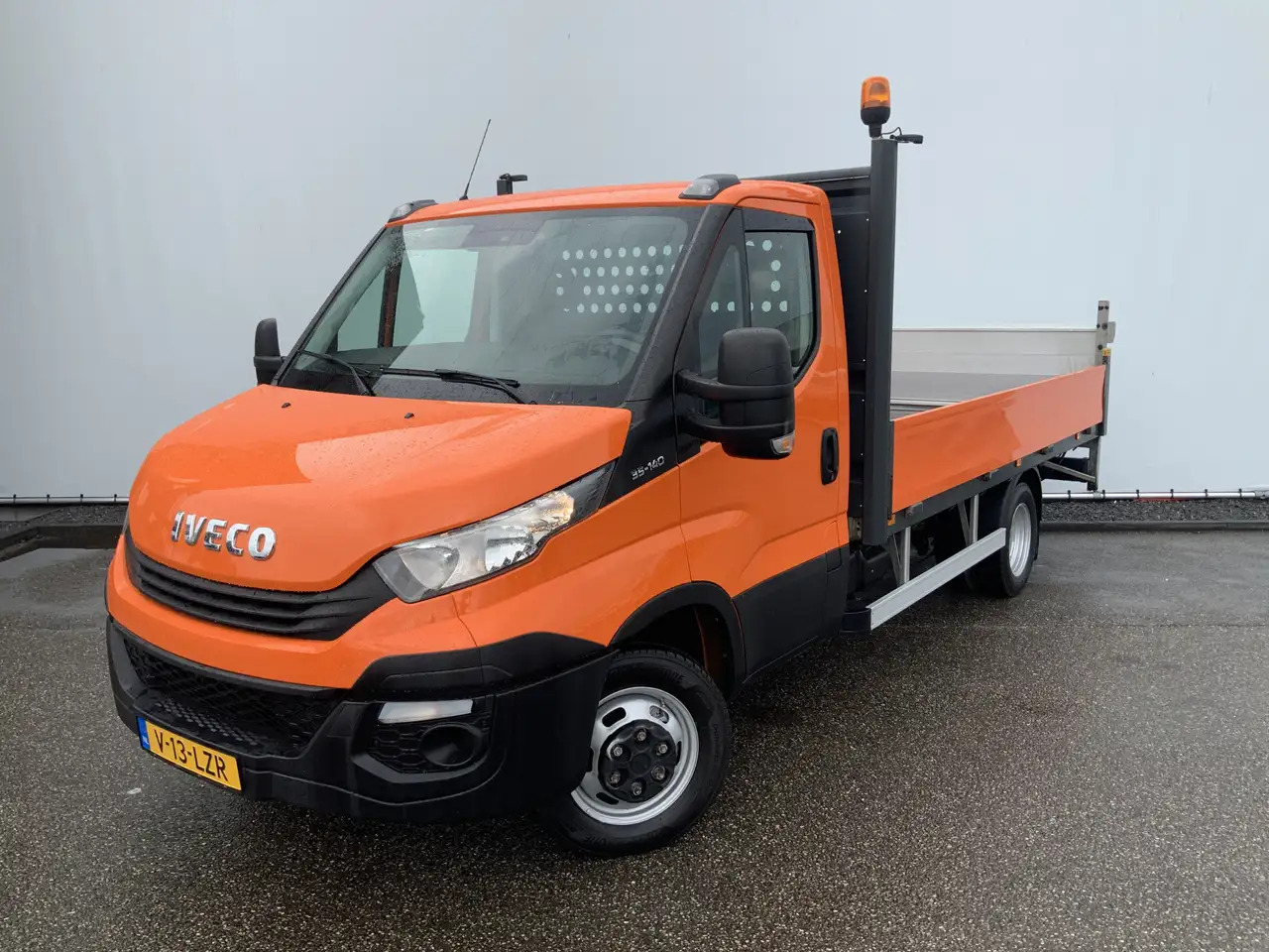 Iveco Daily 35C14 2.3 375 Pick Up & LaadLift Airco Navi Trekha - Комбе со отворен сандак: слика 1 Iveco Daily 35C14 2.3 375 Pick Up & LaadLift Airco Navi Trekha - Комбе со отворен сандак: слика 1