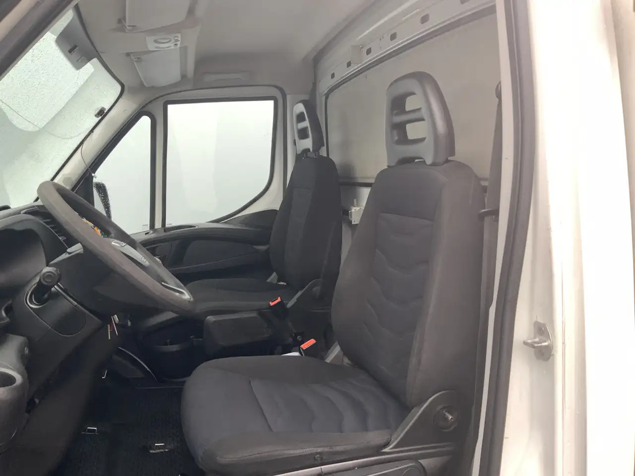 Iveco Daily 35S12 2.3 345 VriesAuto 10 deuren _40 gr onder 0, - Комбе ладилник: слика 3 Iveco Daily 35S12 2.3 345 VriesAuto 10 deuren _40 gr onder 0, - Комбе ладилник: слика 3