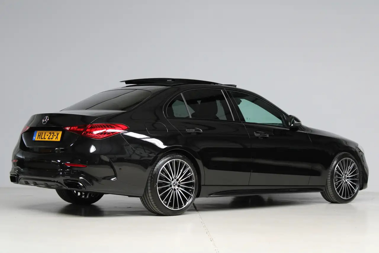 Mercedes-Benz C-klasse AMG-line (Nightpakket, Sfeerverlichting, - Седан: слика 2 Mercedes-Benz C-klasse AMG-line (Nightpakket, Sfeerverlichting, - Седан: слика 2