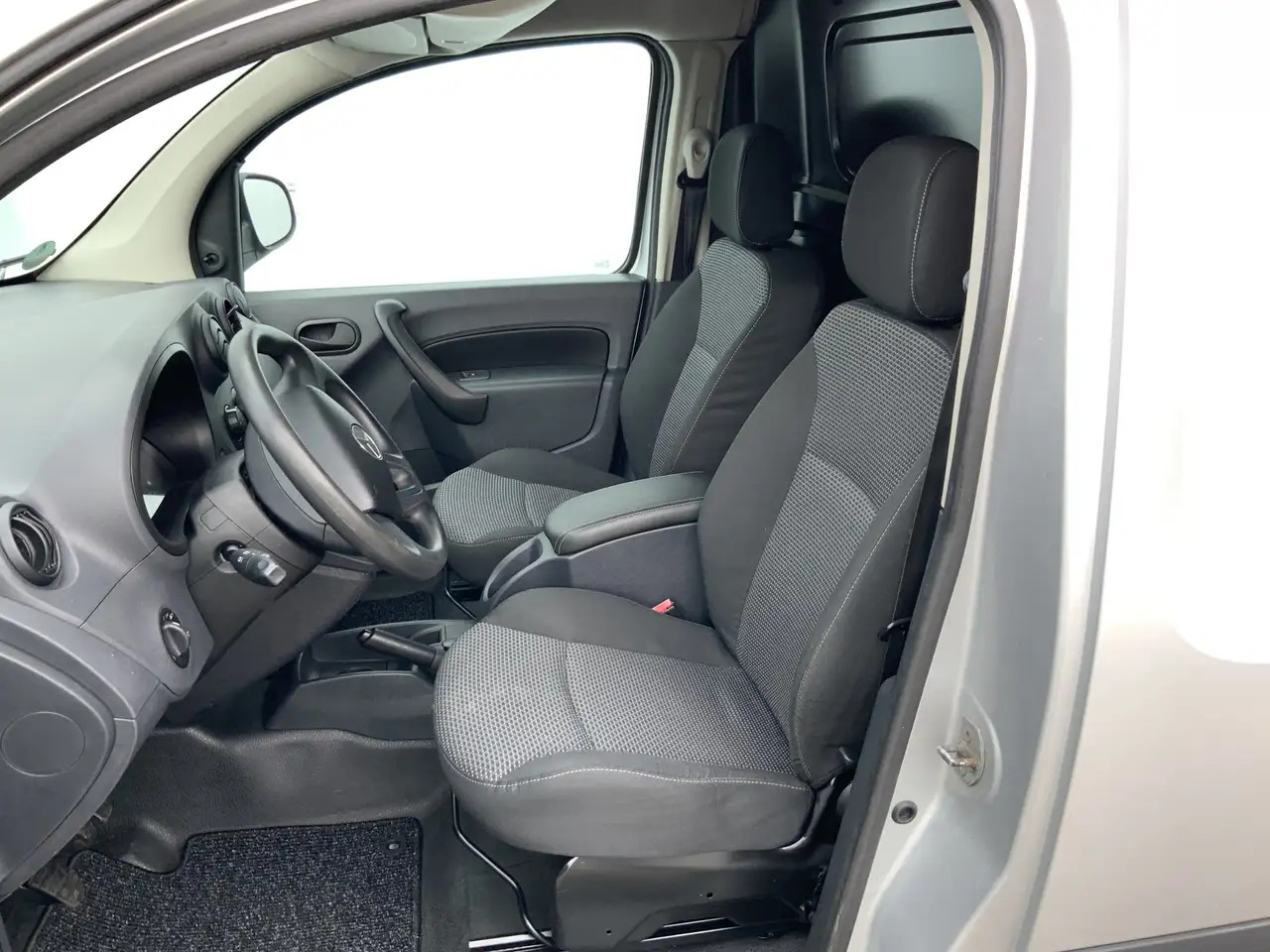 Mercedes-Benz Citan 109 CDI BlueEFFICIENCY Business Ambition Airco Tre - Мало комбе: слика 4 Mercedes-Benz Citan 109 CDI BlueEFFICIENCY Business Ambition Airco Tre - Мало комбе: слика 4