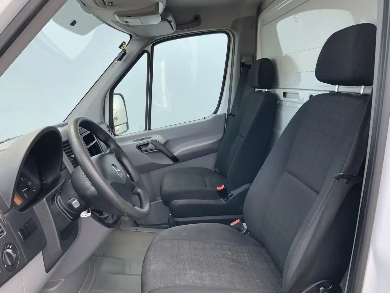 Mercedes-Benz Sprinter 311 2.2 CDI 366 ijsAuto - 40 C. Deuren 10 Euro 6 - Комбе ладилник: слика 4 Mercedes-Benz Sprinter 311 2.2 CDI 366 ijsAuto - 40 C. Deuren 10 Euro 6 - Комбе ладилник: слика 4