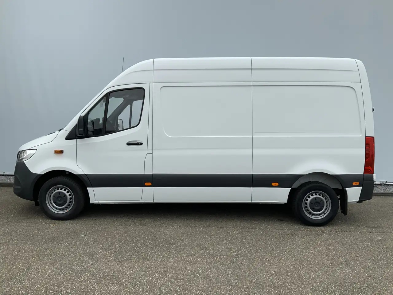 Mercedes-Benz Sprinter 314 2.2 CDI L2H2 Airco Camera Navi 3 Zits MBUX Sch - Товарно комбе: слика 3 Mercedes-Benz Sprinter 314 2.2 CDI L2H2 Airco Camera Navi 3 Zits MBUX Sch - Товарно комбе: слика 3