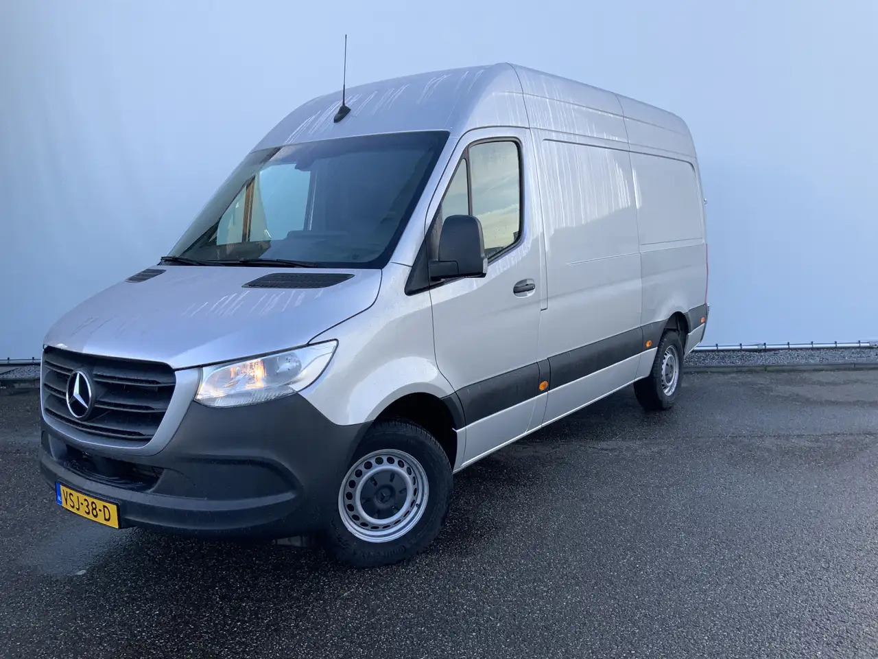 Mercedes-Benz Sprinter 315 1.9 CDI L2H2 Automaat 3 Zits Airco Navi Camera - Товарно комбе: слика 1 Mercedes-Benz Sprinter 315 1.9 CDI L2H2 Automaat 3 Zits Airco Navi Camera - Товарно комбе: слика 1