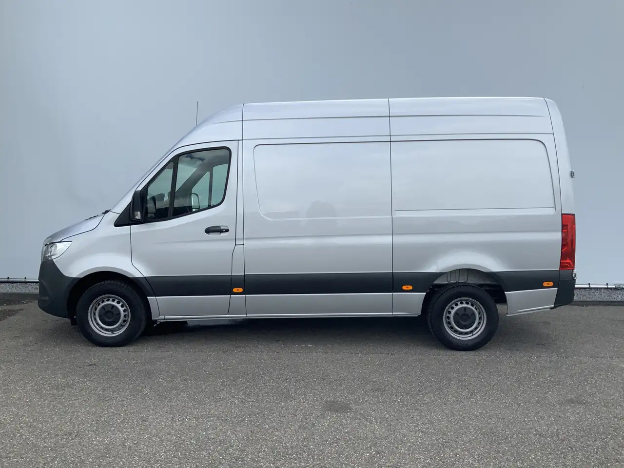 Mercedes-Benz Sprinter 315 1.9 CDI L2H2 Automaat 3 Zits Airco Navi Camera - Товарно комбе: слика 2 Mercedes-Benz Sprinter 315 1.9 CDI L2H2 Automaat 3 Zits Airco Navi Camera - Товарно комбе: слика 2
