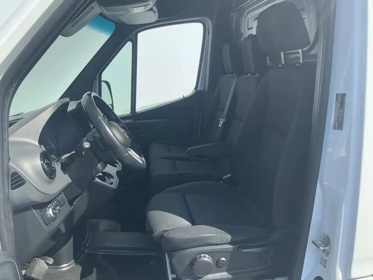 Mercedes-Benz Sprinter 316 2.2 CDI L2H2 DC Automaat Cruise Airco 3 Zits W - Товарно комбе: слика 4 Mercedes-Benz Sprinter 316 2.2 CDI L2H2 DC Automaat Cruise Airco 3 Zits W - Товарно комбе: слика 4