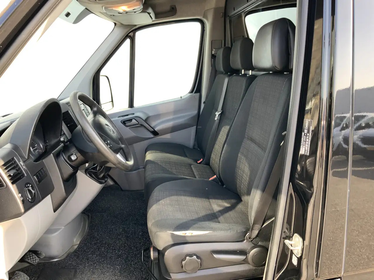 Mercedes-Benz Sprinter L2H1 316 2.2 CDI 366 HD EURO 6 - Товарно комбе: слика 4 Mercedes-Benz Sprinter L2H1 316 2.2 CDI 366 HD EURO 6 - Товарно комбе: слика 4