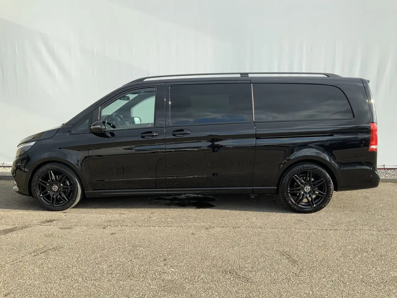 Mercedes-Benz V 300 300d Extra Lang Dub Cab Autom. Avantgarde Edition - Комби со двојна кабина: слика 5 Mercedes-Benz V 300 300d Extra Lang Dub Cab Autom. Avantgarde Edition - Комби со двојна кабина: слика 5