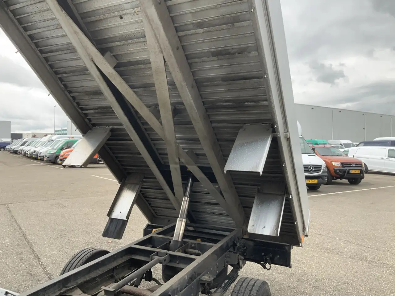 Nissan NT400 32.12 2.5 dCi 250 Kipper Trekhaak 2000 kg 3 - Комби кипер: слика 5 Nissan NT400 32.12 2.5 dCi 250 Kipper Trekhaak 2000 kg 3 - Комби кипер: слика 5