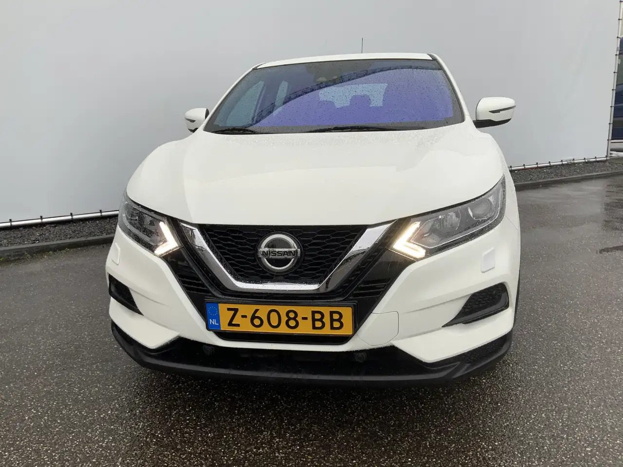 Nissan Qashqai 1.3 DIG-T Visia A SUV Airco Cruise Groot Scherm Na - SUV: слика 2 Nissan Qashqai 1.3 DIG-T Visia A SUV Airco Cruise Groot Scherm Na - SUV: слика 2