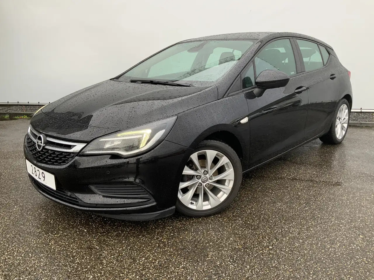 Opel Astra 1.6 BiTurbo Business Executive Airco Cruise Navi A - Хечбек: слика 1 Opel Astra 1.6 BiTurbo Business Executive Airco Cruise Navi A - Хечбек: слика 1