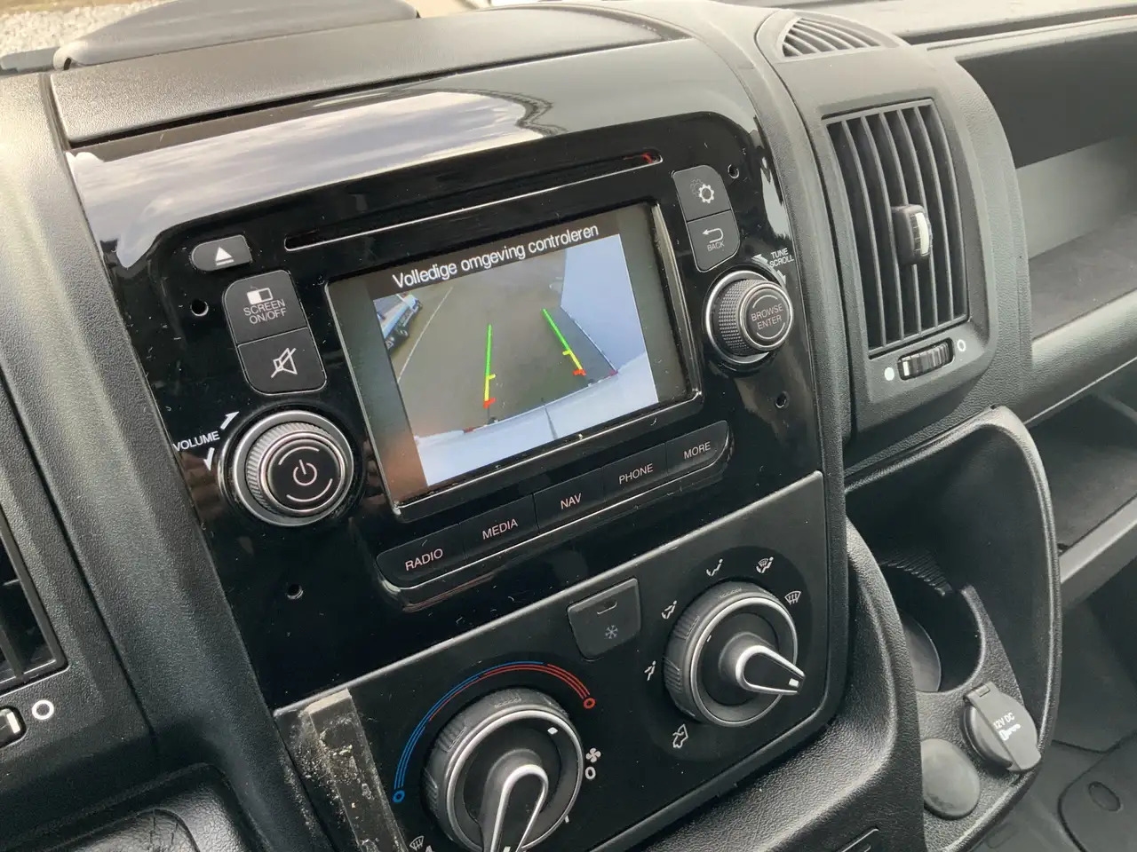 Товарно комбе Peugeot Boxer 330 2.2 HDI L2H2 Première Airco Cruise Camera side: слика 13