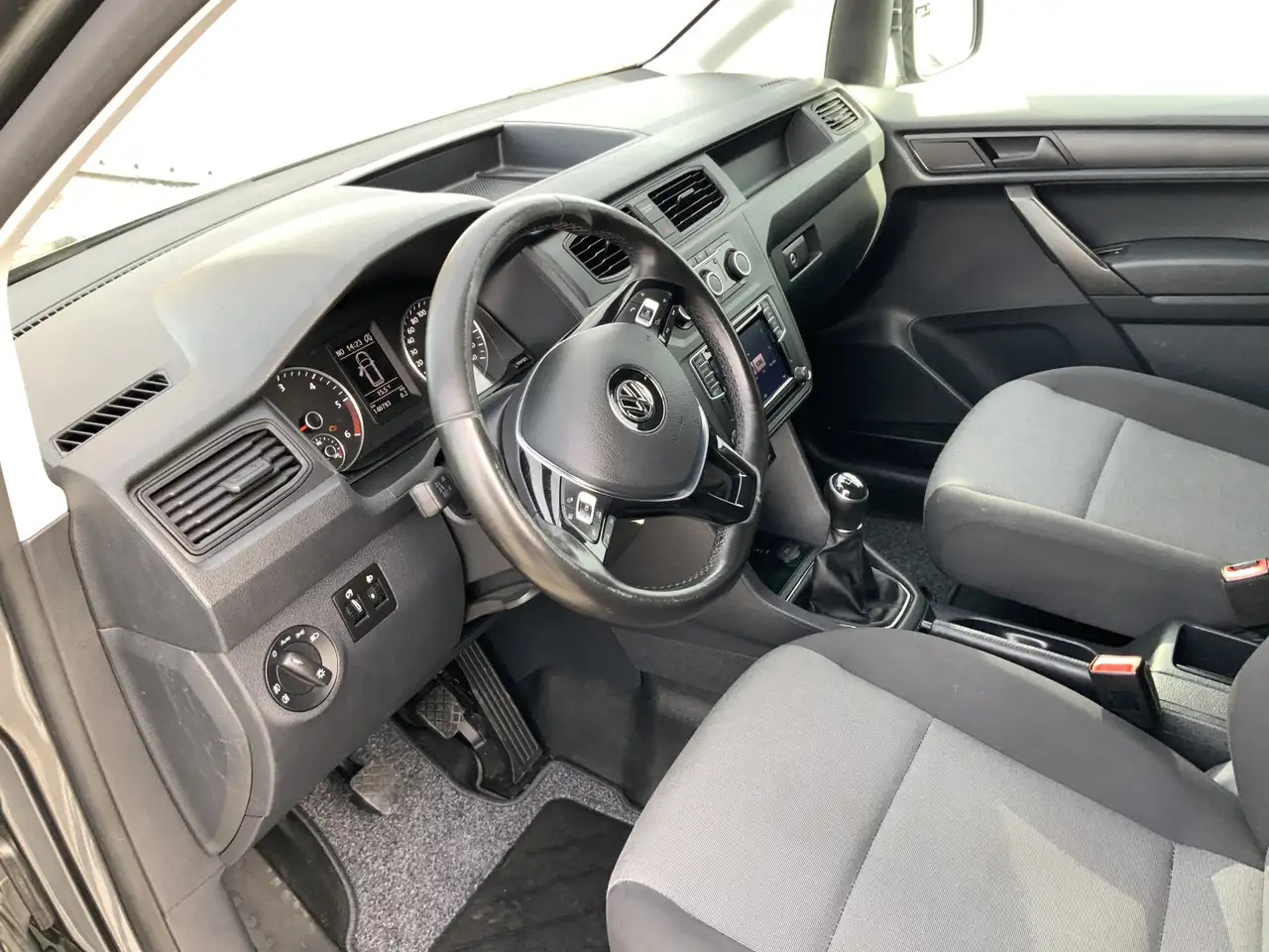 Volkswagen Caddy 2.0 TDI L2H1 BMT Maxi Exclusive Edtion Airco Navi - Мало комбе: слика 5 Volkswagen Caddy 2.0 TDI L2H1 BMT Maxi Exclusive Edtion Airco Navi - Мало комбе: слика 5