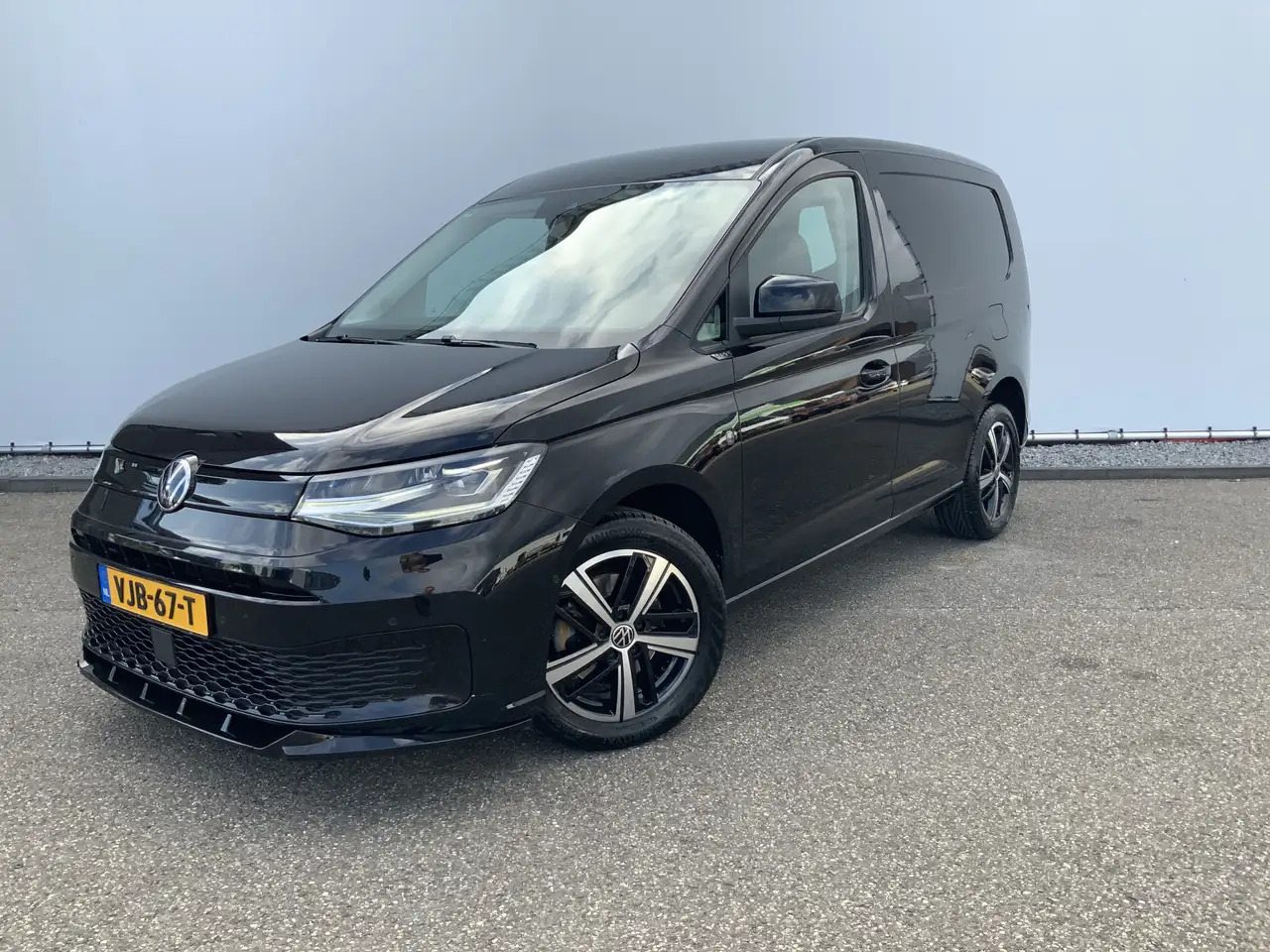 Volkswagen Caddy Cargo 2.0 TDI 1st Edition Automaat Airco Cruise Le - Мало комбе: слика 1 Volkswagen Caddy Cargo 2.0 TDI 1st Edition Automaat Airco Cruise Le - Мало комбе: слика 1