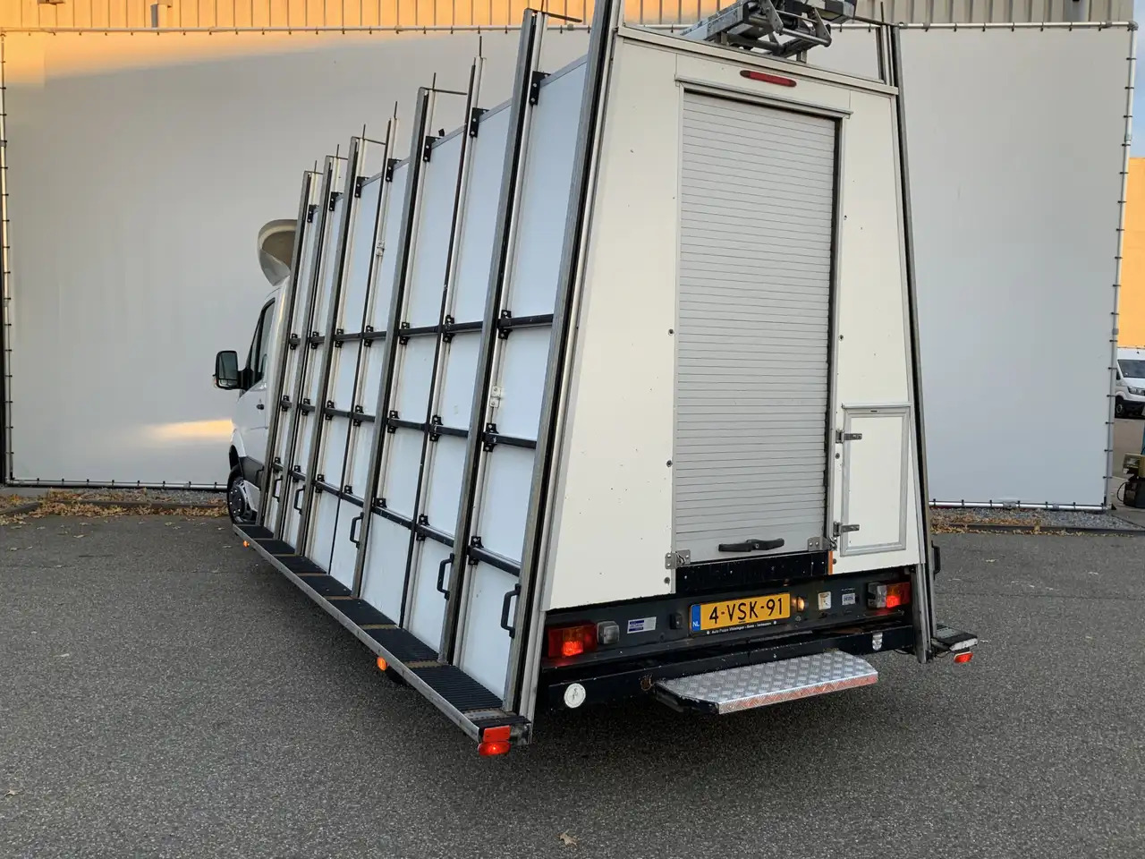 Volkswagen Crafter 35 2.0 TDI L3H1 Glasresteel Airco Cruise 3 Zits UI - Комбе фургон, Комунално/ Специјално возило: слика 2 Volkswagen Crafter 35 2.0 TDI L3H1 Glasresteel Airco Cruise 3 Zits UI - Комбе фургон, Комунално/ Специјално возило: слика 2