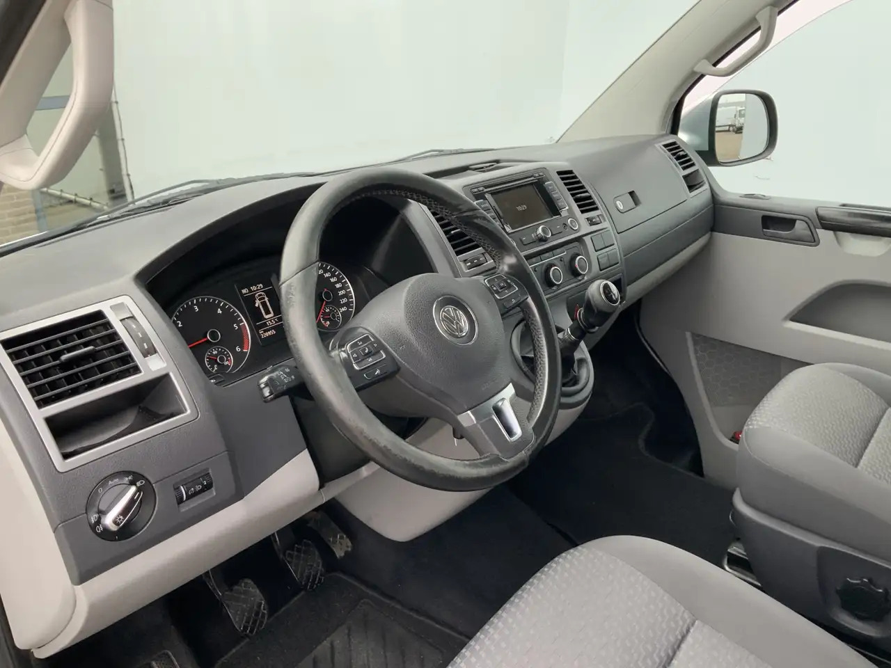 Volkswagen T5 Transporter MARGE 2.0 TDI L2H1 Dub Cab Airco Cruise Alu Velg S - Комби со двојна кабина: слика 5 Volkswagen T5 Transporter MARGE 2.0 TDI L2H1 Dub Cab Airco Cruise Alu Velg S - Комби со двојна кабина: слика 5