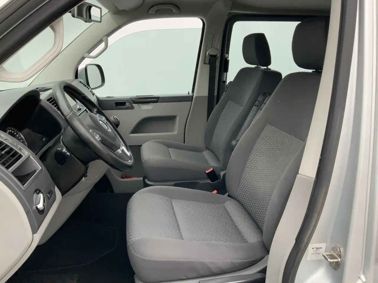 Volkswagen T5 Transporter MARGE 2.0 TDI L2H1 Dub Cab Airco Cruise Alu Velg S - Комби со двојна кабина: слика 4 Volkswagen T5 Transporter MARGE 2.0 TDI L2H1 Dub Cab Airco Cruise Alu Velg S - Комби со двојна кабина: слика 4