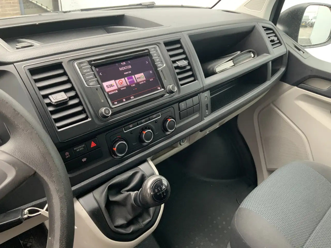 Volkswagen T6 Transporter 2.0 TDI L2H1 DC Comfortline Plus Dub Cab Cruise 5 - Мало комбе, Комби со двојна кабина: слика 5 Volkswagen T6 Transporter 2.0 TDI L2H1 DC Comfortline Plus Dub Cab Cruise 5 - Мало комбе, Комби со двојна кабина: слика 5