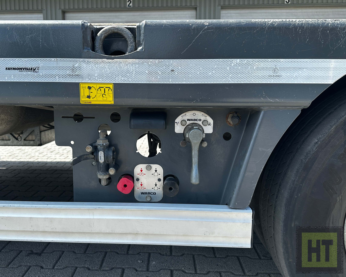 Faymonville 3-Achs-Semi mit hydr. Ladeboden und hydr. Rampen mit Holzbelag - Полуприколка за низок утовар: слика 5 Faymonville 3-Achs-Semi mit hydr. Ladeboden und hydr. Rampen mit Holzbelag - Полуприколка за низок утовар: слика 5