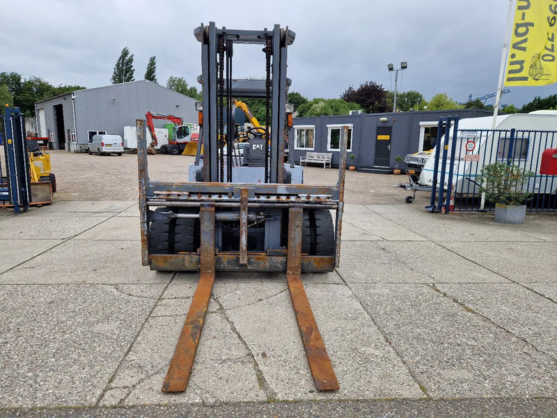 Caterpillar DP60 met geïntegreerde sideshift - Дизел вилушкар: слика 4 Caterpillar DP60 met geïntegreerde sideshift - Дизел вилушкар: слика 4
