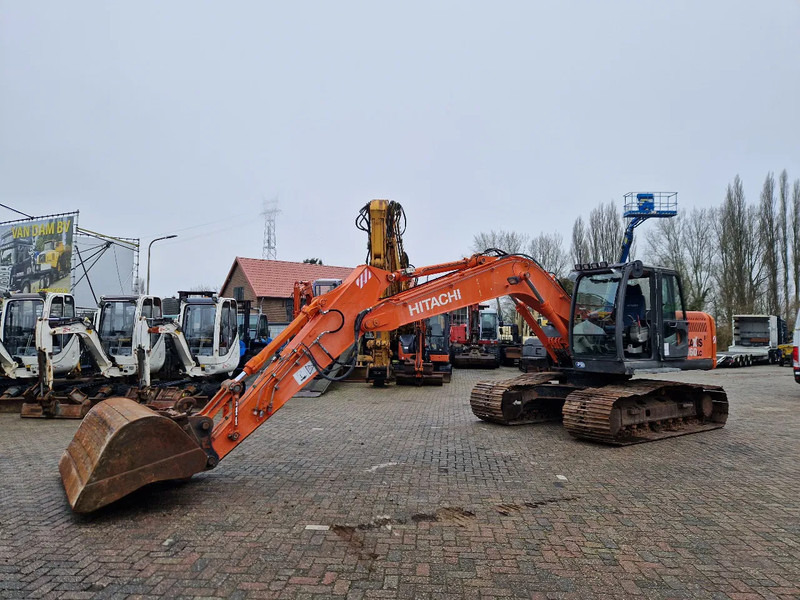 Hitachi ZX160LC-3 rijwerk zeer netjes - Багер гасеничар: слика 2 Hitachi ZX160LC-3 rijwerk zeer netjes - Багер гасеничар: слика 2
