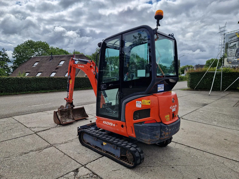 Kubota KX019-4 CW05 met 2 bakken - Мини багер: слика 4 Kubota KX019-4 CW05 met 2 bakken - Мини багер: слика 4