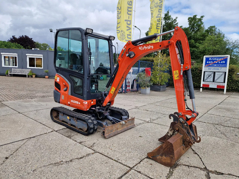 Kubota KX019-4 CW05 met 2 bakken - Мини багер: слика 2 Kubota KX019-4 CW05 met 2 bakken - Мини багер: слика 2