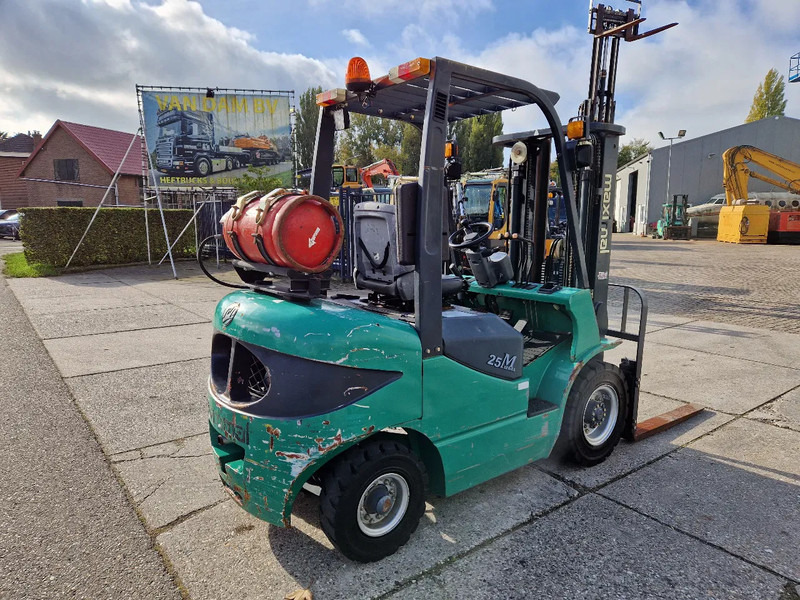 Maximal Nissan Zhejiang 2.5 ton LPG LOW HOURS - Плински вилушкар: слика 4 Maximal Nissan Zhejiang 2.5 ton LPG LOW HOURS - Плински вилушкар: слика 4