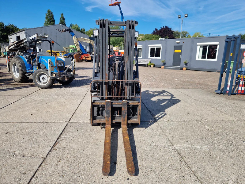 Nissan 1800 kg. LPG met keuring - Плински вилушкар: слика 5 Nissan 1800 kg. LPG met keuring - Плински вилушкар: слика 5