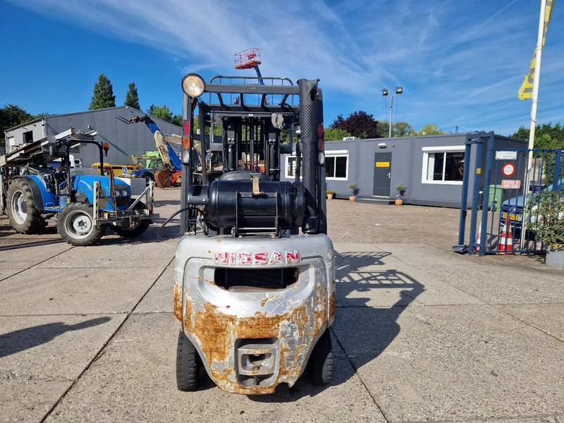 Nissan 1800 kg. LPG met keuring - Плински вилушкар: слика 4 Nissan 1800 kg. LPG met keuring - Плински вилушкар: слика 4