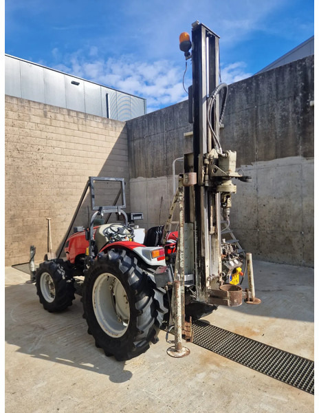 Onbekend Valpadana 1550 4x4 drilling tractor - Машина за бушење: слика 1 Onbekend Valpadana 1550 4x4 drilling tractor - Машина за бушење: слика 1