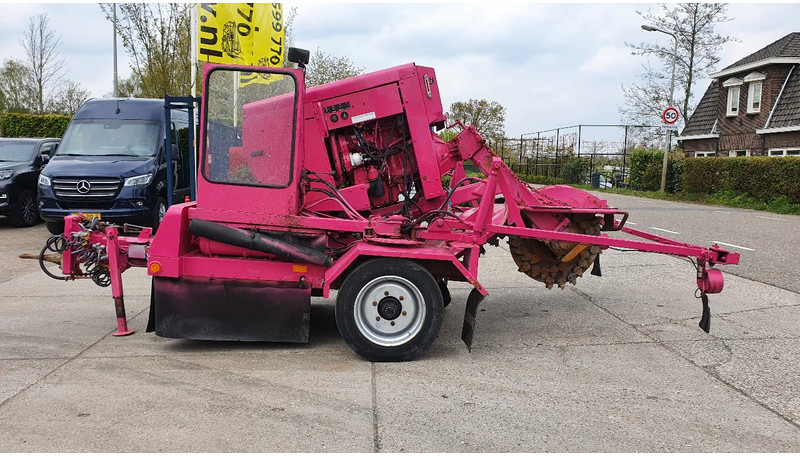 VERMEER SC1102 stobbenfrees/stronkenfrees op aanhanger - Брусилка за трупци: слика 1 VERMEER SC1102 stobbenfrees/stronkenfrees op aanhanger - Брусилка за трупци: слика 1