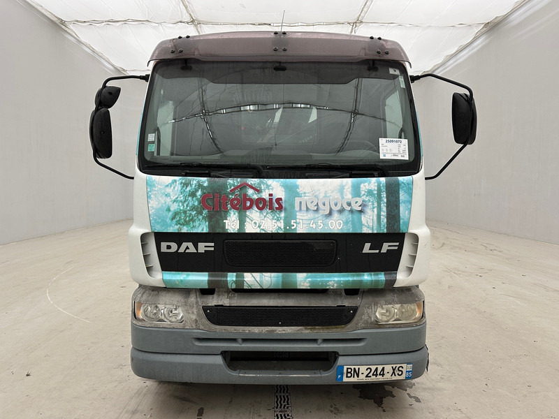 DAF LF55.210 - Камион со платформа, Камион со кран: слика 2 DAF LF55.210 - Камион со платформа, Камион со кран: слика 2