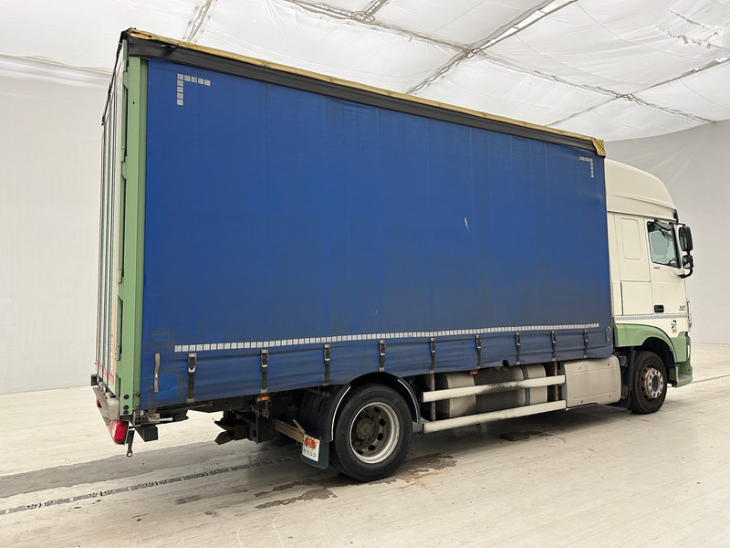 DAF XF 460 Super Space Cab - Камион со церада: слика 4 DAF XF 460 Super Space Cab - Камион со церада: слика 4