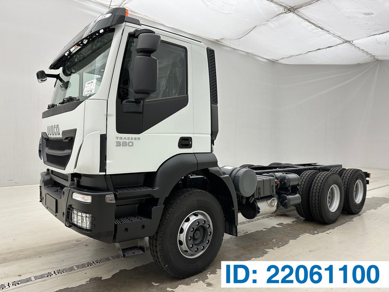 Iveco Trakker 380 - 6x4 - Камион со кабинска шасија: слика 1 Iveco Trakker 380 - 6x4 - Камион со кабинска шасија: слика 1