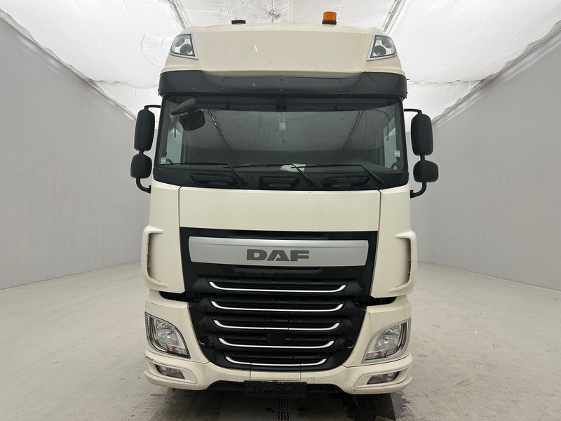 DAF XF 460 Super Space Cab - Камион влекач: слика 2 DAF XF 460 Super Space Cab - Камион влекач: слика 2