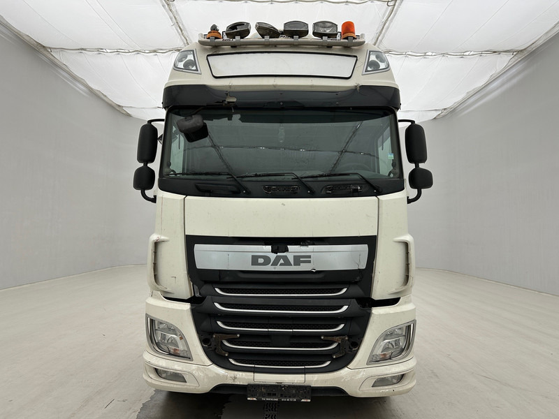 DAF XF 460 Super Space Cab - Камион влекач: слика 2 DAF XF 460 Super Space Cab - Камион влекач: слика 2