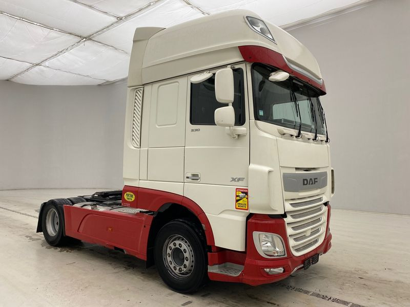 DAF XF105.530 Super Space Cab - Камион влекач: слика 3 DAF XF105.530 Super Space Cab - Камион влекач: слика 3